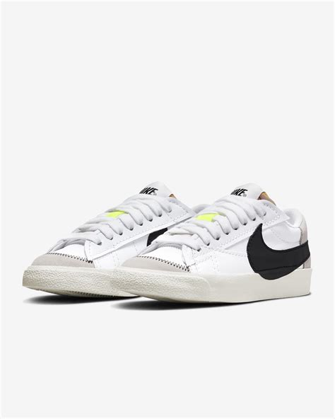 Nike Blazer Low '77 Sneaker (Women) 